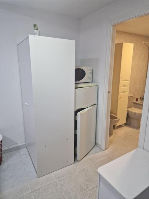 Studio Flat 150M Away From Beach Torrevieja Exteriör bild