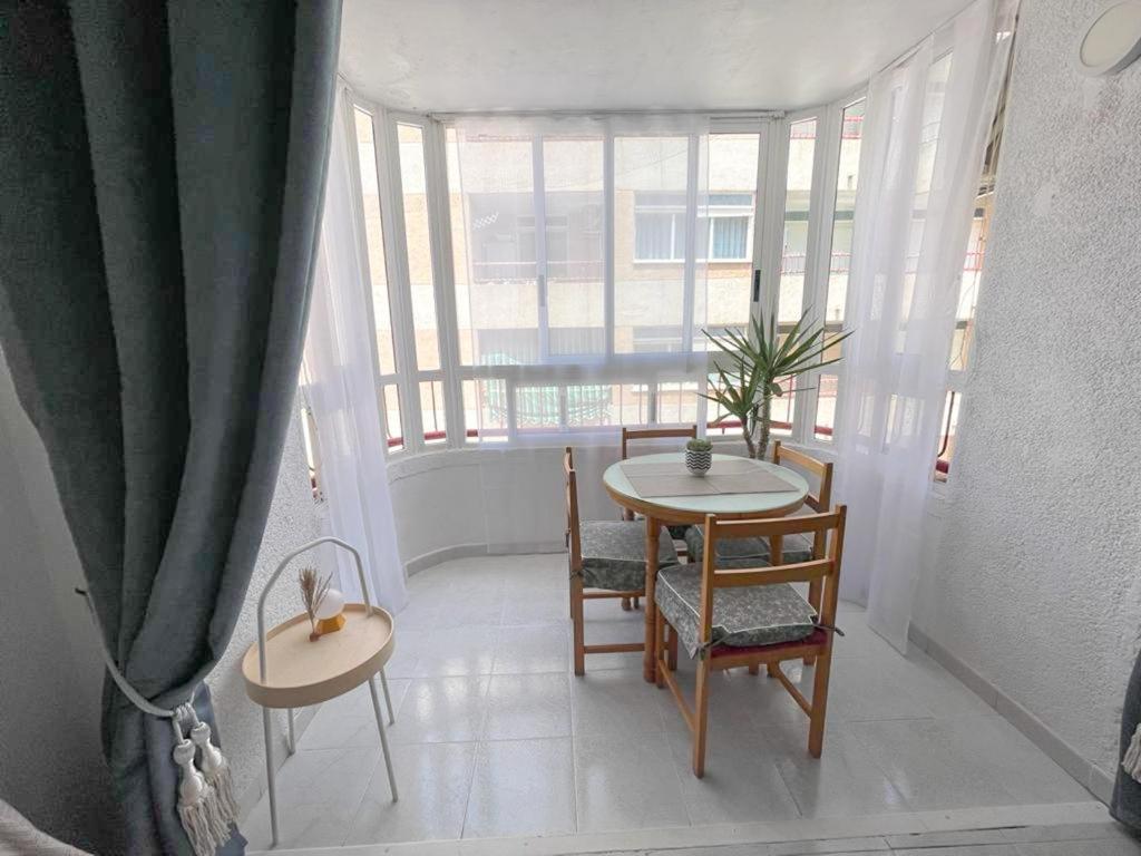 Studio Flat 150M Away From Beach Torrevieja Exteriör bild