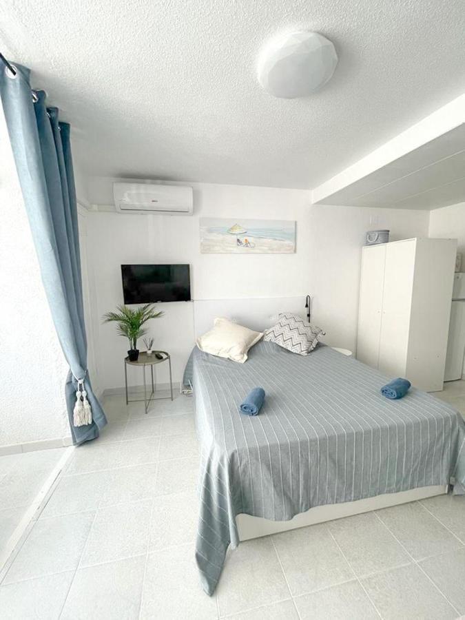 Studio Flat 150M Away From Beach Torrevieja Exteriör bild