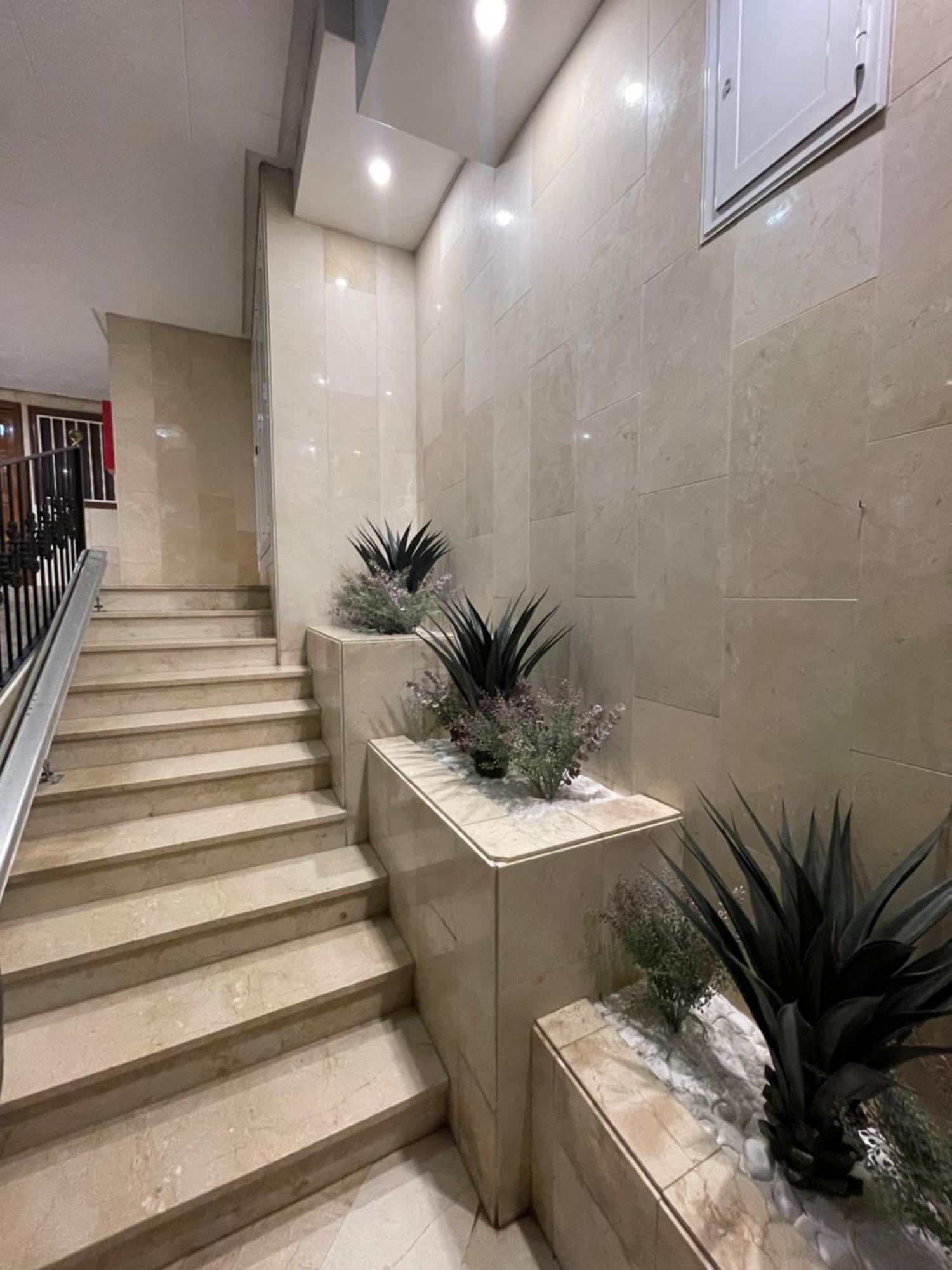 Studio Flat 150M Away From Beach Torrevieja Exteriör bild